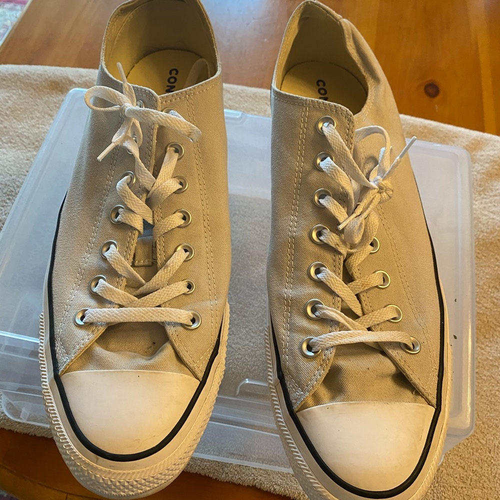 Like New size 16 converse all stars